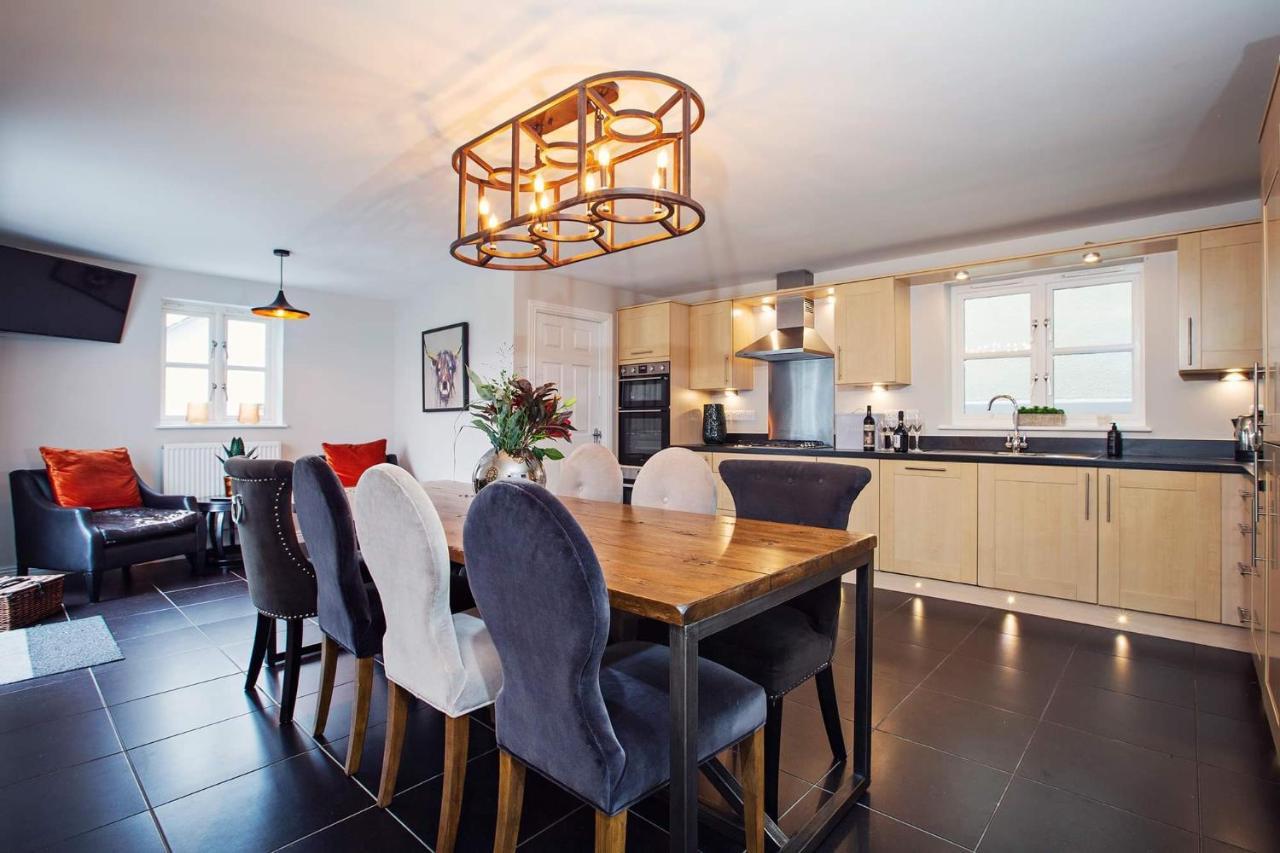 Beautiful 4-Bed Home, Hot Tub & Stunning Views - Abergavenny Exterior photo