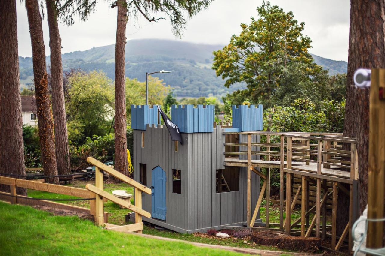 Beautiful 4-Bed Home, Hot Tub & Stunning Views - Abergavenny Exterior photo